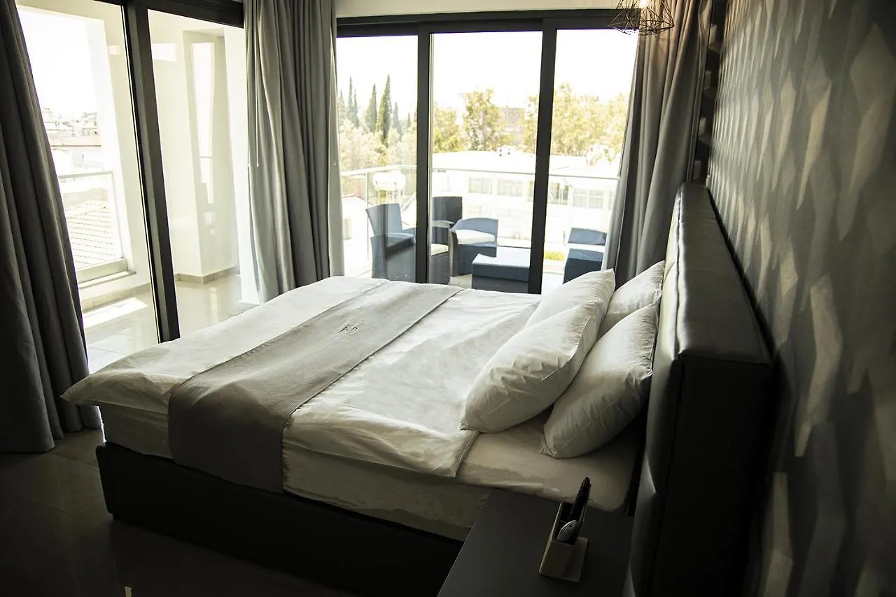 Aparthotel Jimmy'S Suites Larnaca