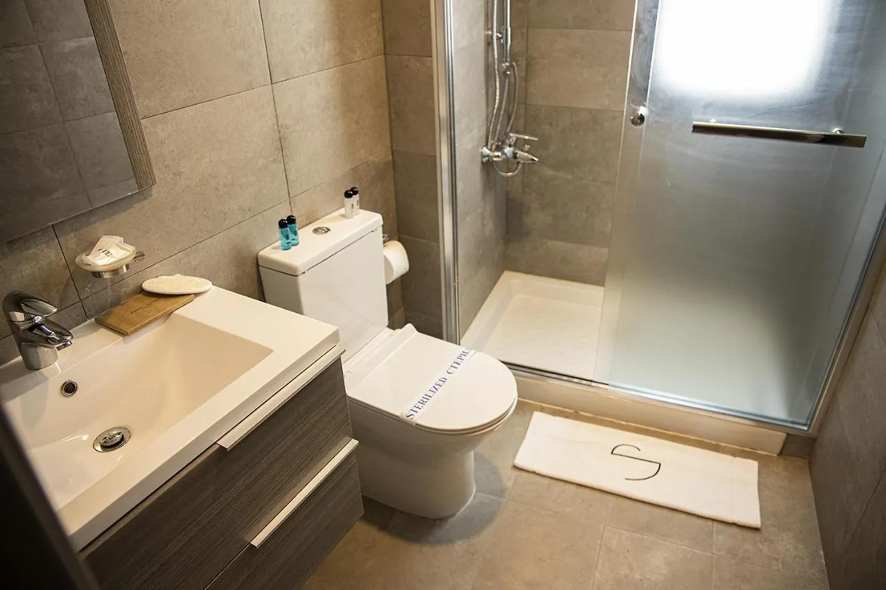 Jimmy'S Suites Larnaca 3*,  Cyprus